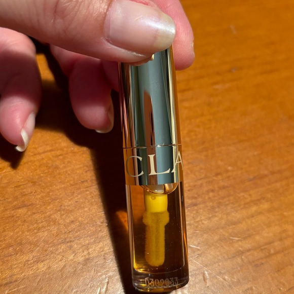 Clarins Lip Comfort Oil - Honey - Picture 6 of 16